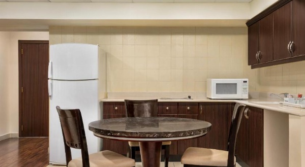 Ramada by Wyndham Dammam Khaleej Road image 25